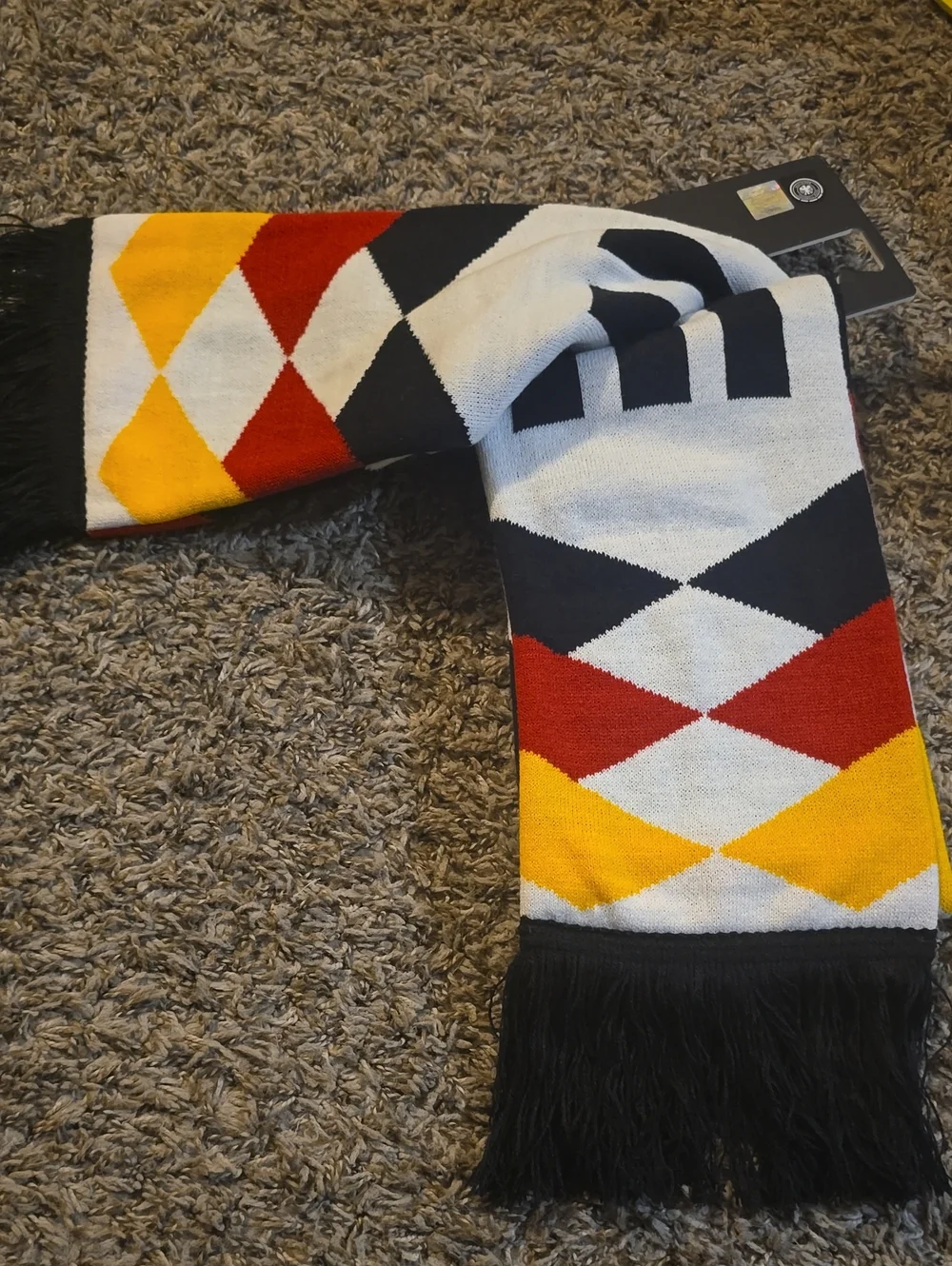 adidas Germany Black Red Yellow Striped Knit Scarf Futbol Team New Soccer Fan
